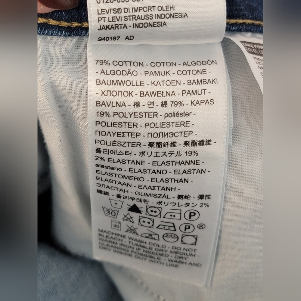 Levi Strauss & CO Classic Capri Jeans Size 10 - Picture 10 of 11